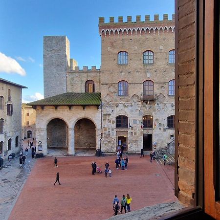 Sangi Studio Apartment - With Amazing View Of The Duomo San Gimignano Eksteriør billede