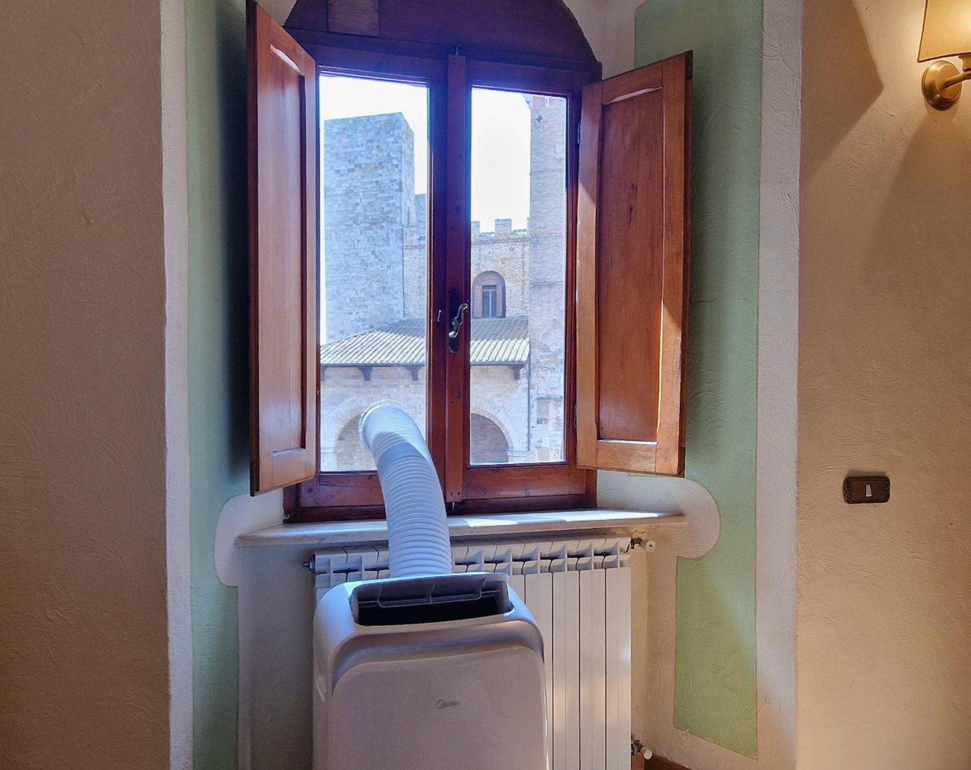 Sangi Studio Apartment - With Amazing View Of The Duomo San Gimignano Eksteriør billede