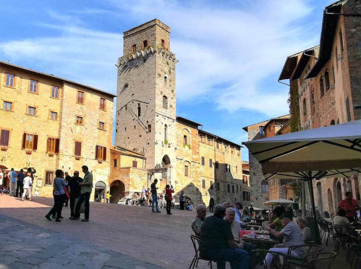 Sangi Studio Apartment - With Amazing View Of The Duomo San Gimignano Eksteriør billede